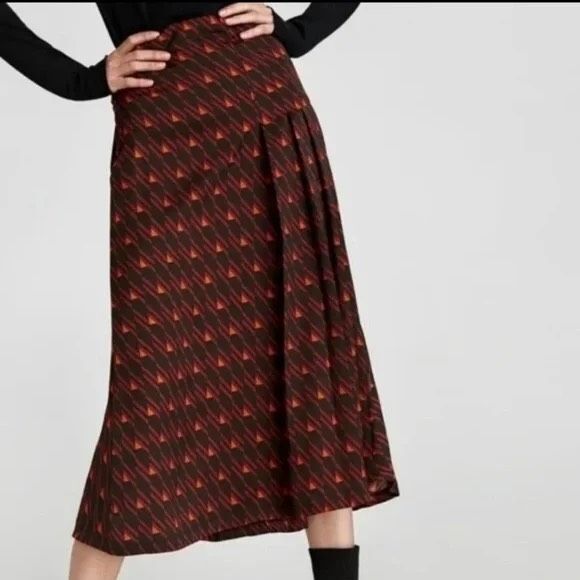 ✨Zara Geometric Print Sz Medium Skirt✨ - Picture 1 of 13